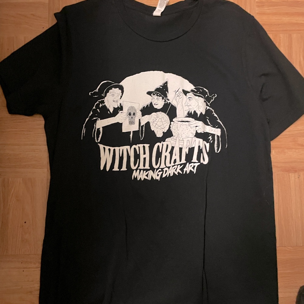 Unisex graphic t-shirt